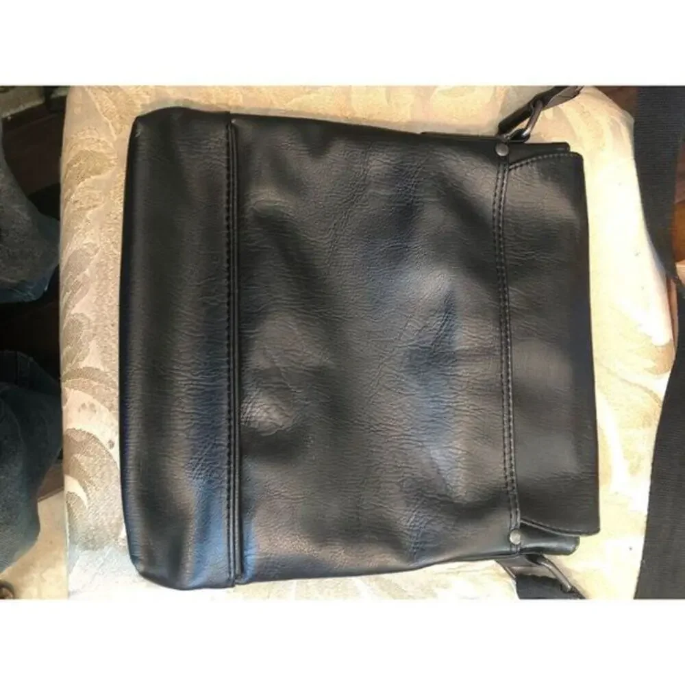 Kenneth Cole Reaction‎ Black Leather Messenger Bag Crossbody mBusiness Satchel